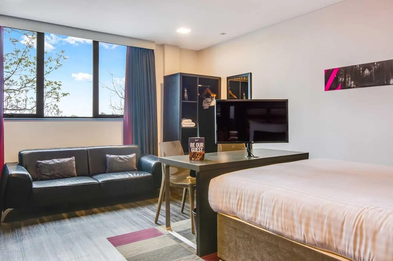 Roomzzz Aparthotel Chester City